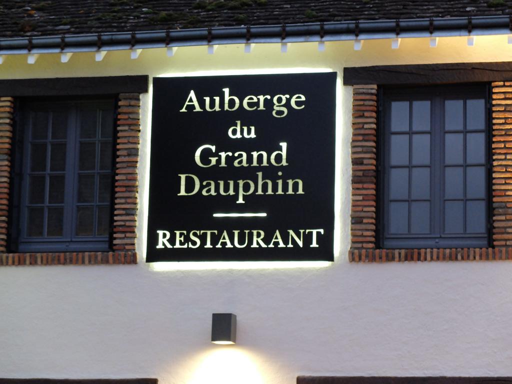 Auberge Du Grand Dauphin Dhuizon Екстер'єр фото